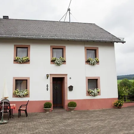 Retreat, Cleaning Included Hontheim
